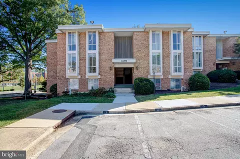5701 Indian Ct #1C, Alexandria, VA 22303