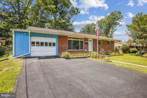 6824 Jerome St, Springfield, VA 22150