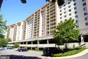3800 Powell Ln #PH26, Falls Church, VA 22041