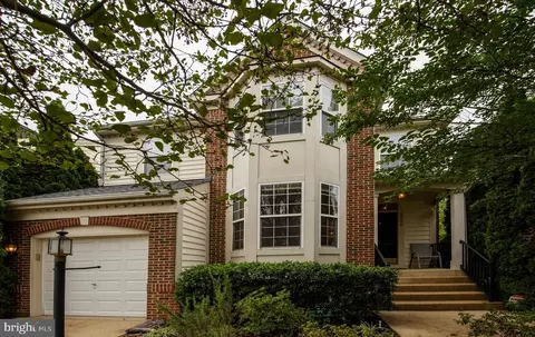 8906 Robert Lundy Pl, Lorton, VA 22079