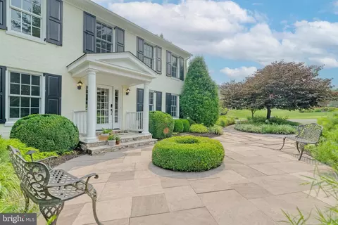 1056 Walker Mill Rd, Great Falls, VA 22066
