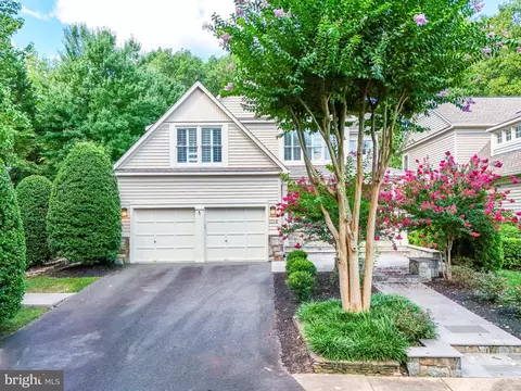 1314 Red Hawk Cir, Reston, VA 20194 photo 5