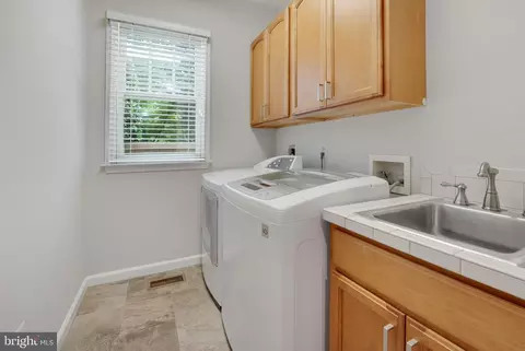 1314 Red Hawk Cir, Reston, VA 20194 photo 19