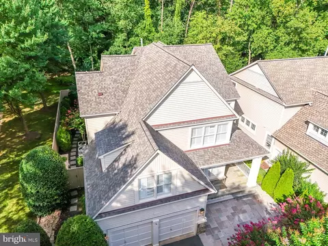 1314 Red Hawk Cir, Reston, VA 20194 photo 7