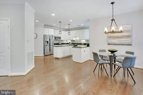 1314 Red Hawk Cir, Reston, VA 20194 photo 25