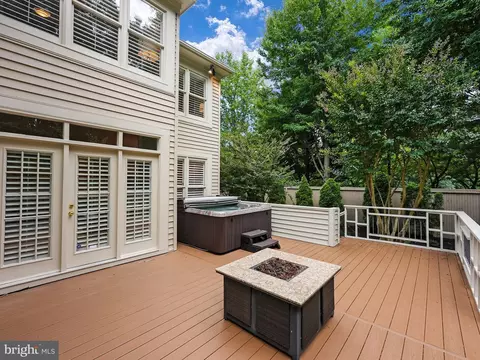 1314 Red Hawk Cir, Reston, VA 20194 photo 32