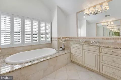 1314 Red Hawk Cir, Reston, VA 20194 photo 42