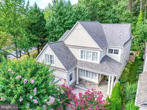 1314 Red Hawk Cir, Reston, VA 20194 photo 2