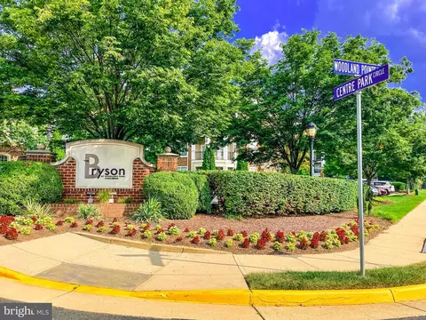 12933 Centre Park Cir #201, Herndon, VA 20171