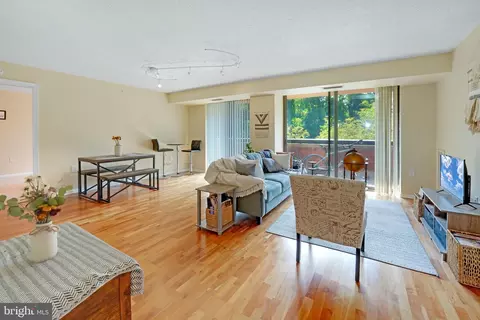 2230 George C Marshall Dr #414, Falls Church, VA 22043