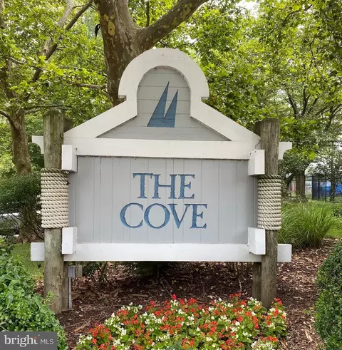 7598 C Lakeside Village Dr #C, Falls Church, VA 22042