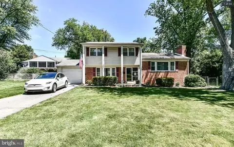 6920 Poppy Dr, Mclean, VA 22101