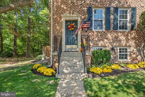 7863 Painted Daisy Dr, Springfield, VA 22152