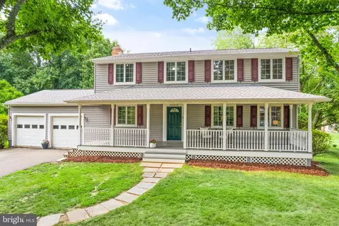 10615 Cavalcade St, Great Falls, VA 22066