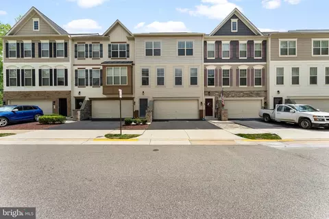 9006 Endicott Pl, Lorton, VA 22079