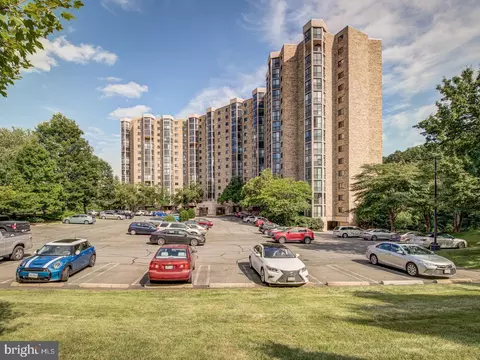 5902 Mount Eagle Dr #1110, Alexandria, VA 22303
