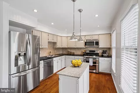 7734 Rockledge Ct, Springfield, VA 22152 photo 12