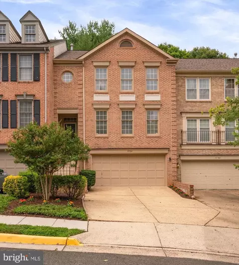 7734 Rockledge Ct, Springfield, VA 22152