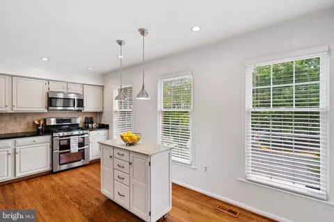 7734 Rockledge Ct, Springfield, VA 22152 photo 17