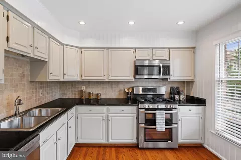 7734 Rockledge Ct, Springfield, VA 22152 photo 13