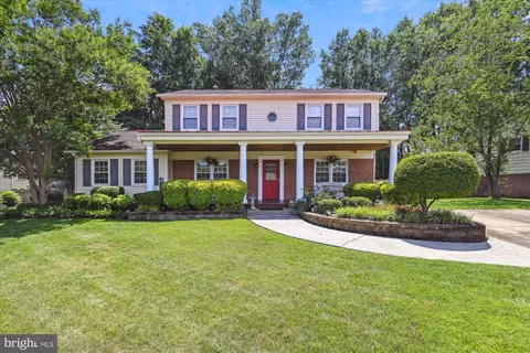 5701 Helmsdale Ln, Alexandria, VA 22315