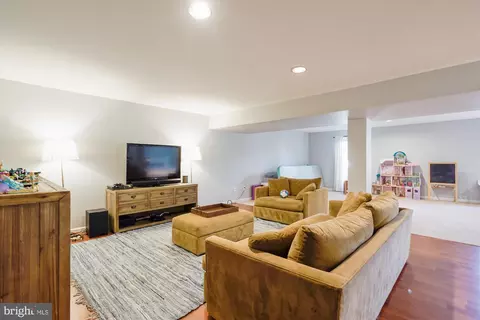8718 Middleford Dr, Springfield, VA 22153 photo 15