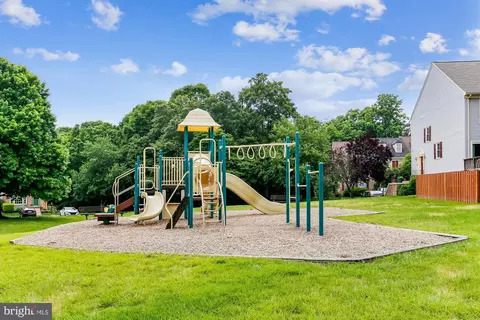 8718 Middleford Dr, Springfield, VA 22153 photo 64