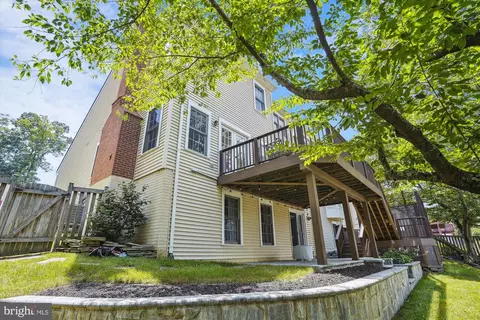 8718 Middleford Dr, Springfield, VA 22153 photo 6