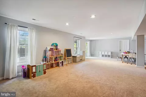 8718 Middleford Dr, Springfield, VA 22153 photo 12