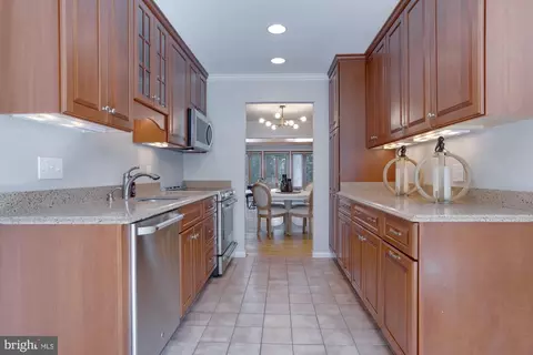 7818 Penley Pl, Springfield, VA 22151 photo 13
