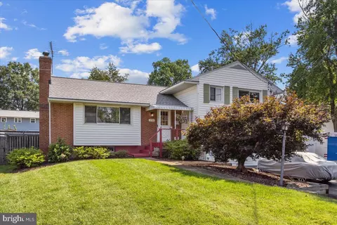 3703 Lakota Rd, Alexandria, VA 22303