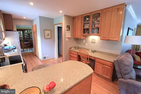 7124 Game Lord Dr, Springfield, VA 22153 photo 13