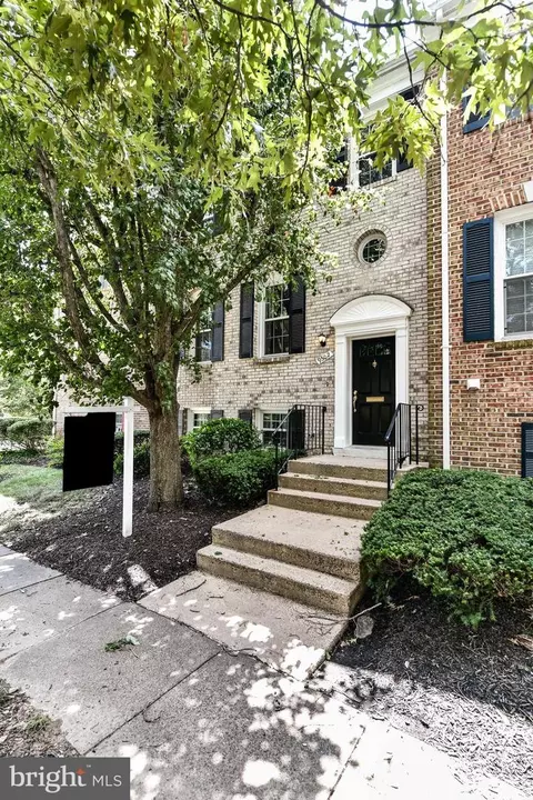 9302 Silver Mill Pl, Fairfax, VA 22031