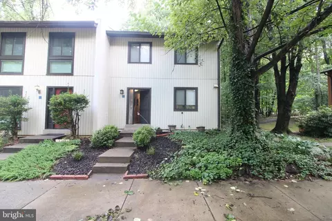 2450 Cloudcroft Sq, Reston, VA 20191