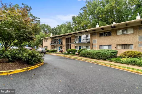 4917 Americana Dr #208, Annandale, VA 22003