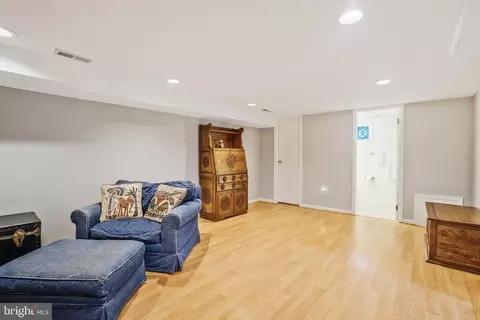 5909 Craig St, Springfield, VA 22150 photo 19