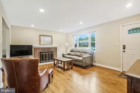 5909 Craig St, Springfield, VA 22150 photo 6