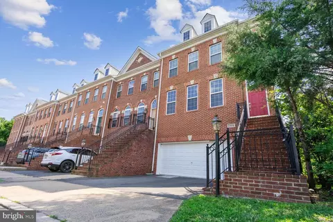 2466 Silk Ct, Herndon, VA 20171