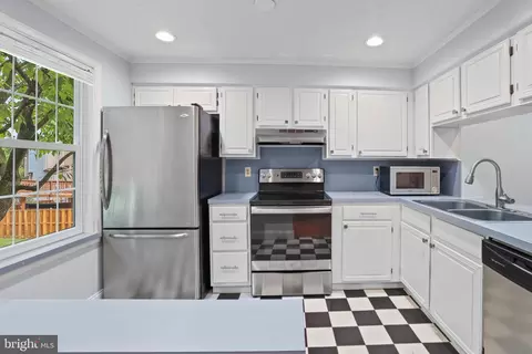 8538 Blue Rock Ln, Lorton, VA 22079