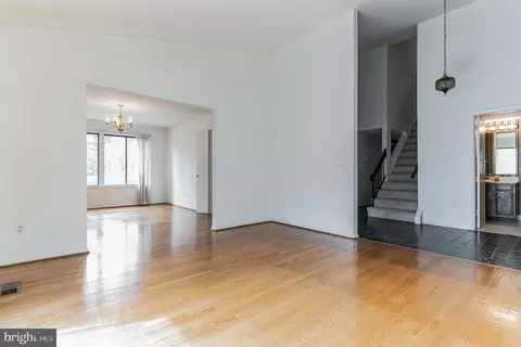 6701 Pine Creek Ct, Mclean, VA 22101 photo 3