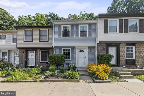 8472 Sugar Creek Ln, Springfield, VA 22153