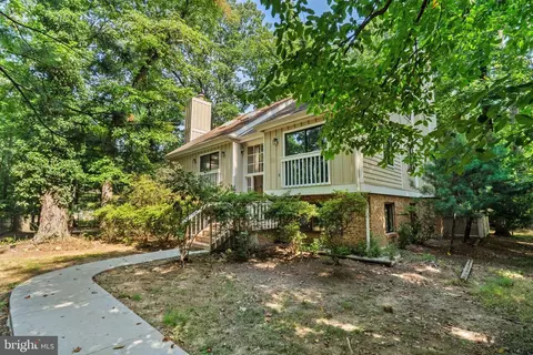 8312 Judy Witt Ln, Vienna, VA 22182