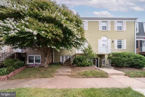 14428 Turin Ln, Centreville, VA 20121