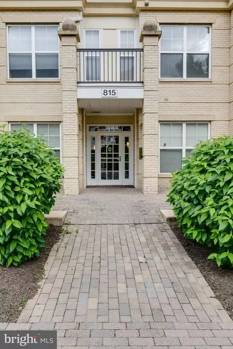 815 Branch Dr #108, Herndon, VA 20170