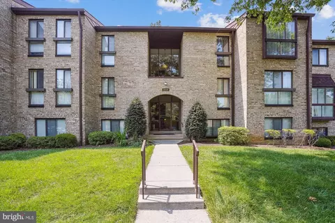 2068 Royal Fern Ct #11B, Reston, VA 20191
