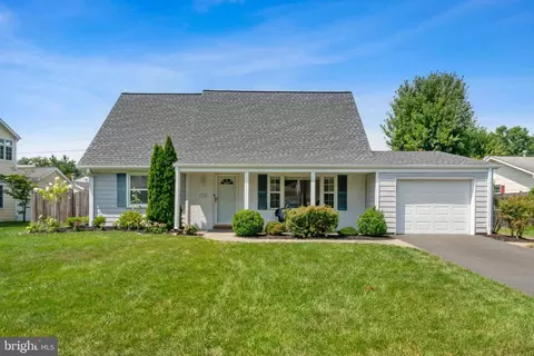 13120 Moss Ranch Ln, Fairfax, VA 22033