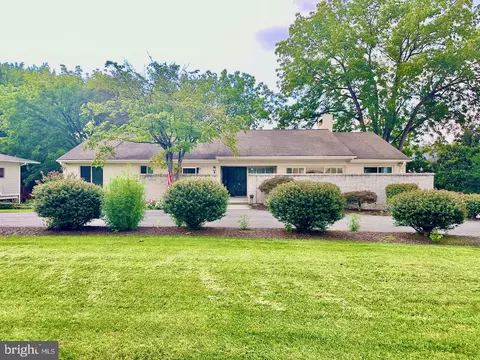 7004 Duncraig Ct, Mclean, VA 22101