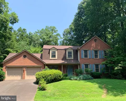 2805 Oakton Mill Dr, Oakton, VA 22124