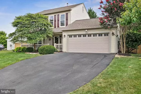 12327 Cliveden St, Herndon, VA 20170