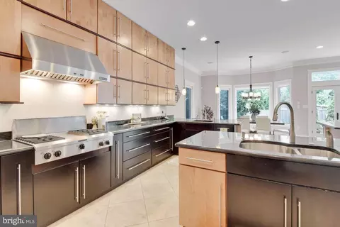 6820 Dillon Ave, Mclean, VA 22101 photo 5